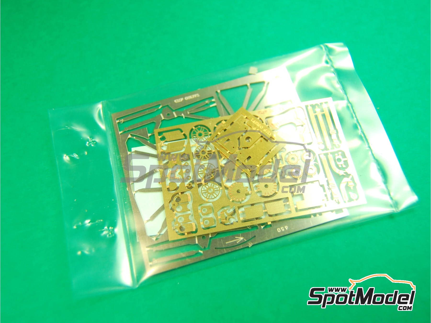 Tameo Kits TMK279: Car scale model kit 1/43 scale - Jordan Mugen